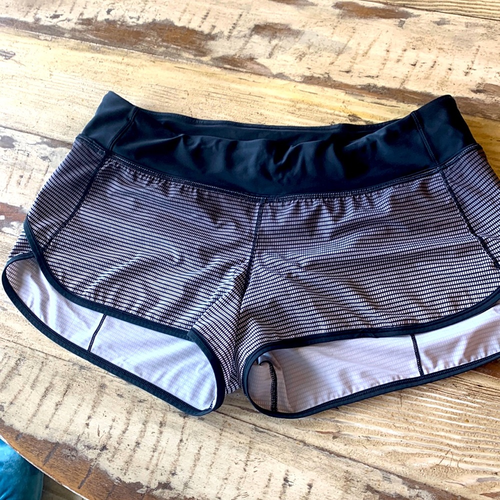 Size 8 Lulu Shorts 2.5in